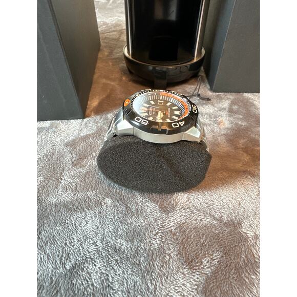 Citizen Promaster BJ7129-56E GMT Diver watch in a unique scuba tank-inspired box - Picture 8 of 10